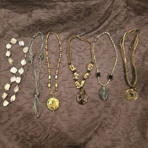 bohemian-style fashion necklaces (6), Mixed Materials. Pendant/ Chunky Style.